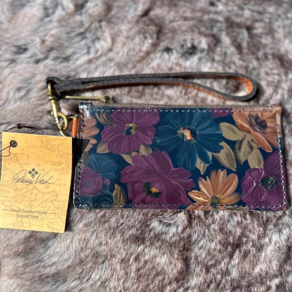 Patricia Nash New with tag Peruvian Painting Wristlet